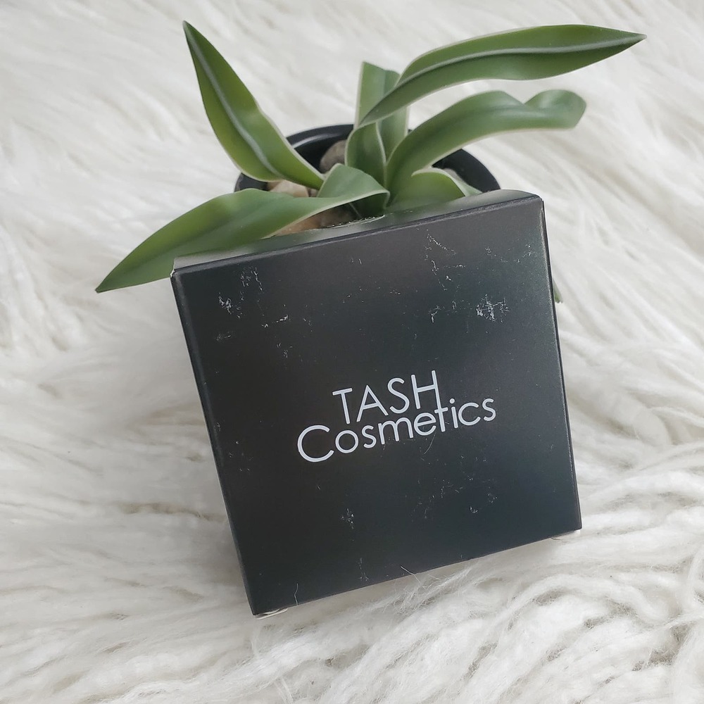 TASH Cosmetics High Definition Matte Loose Powder Deep Tan #04 - Picture 3 of 5